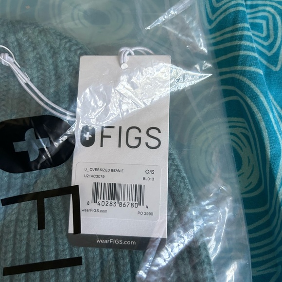 FIGS light Caribbean blue oversized Knit Beanie 100% Merino Wool NWT - Picture 4 of 4